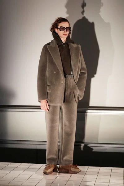 Look 9